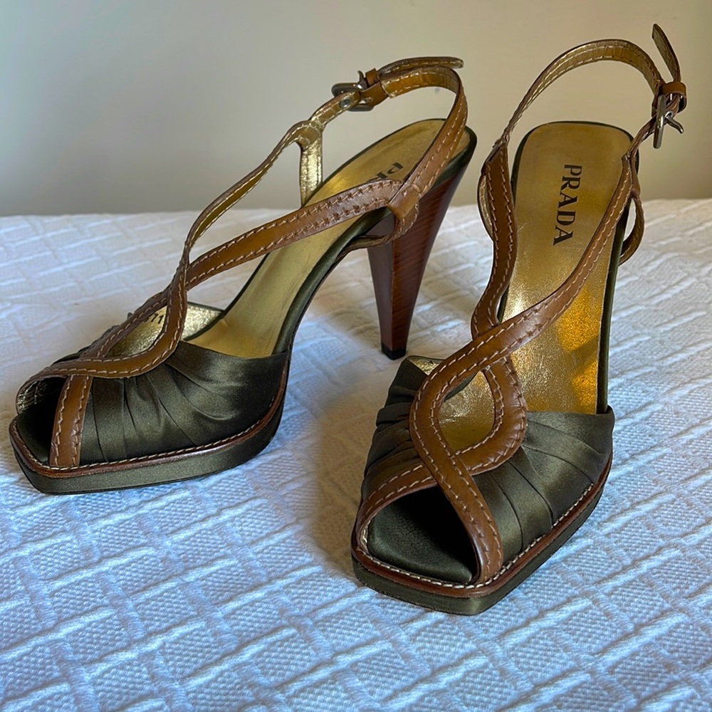 Prada Vero Cuoio Olive Green Heels Size 6